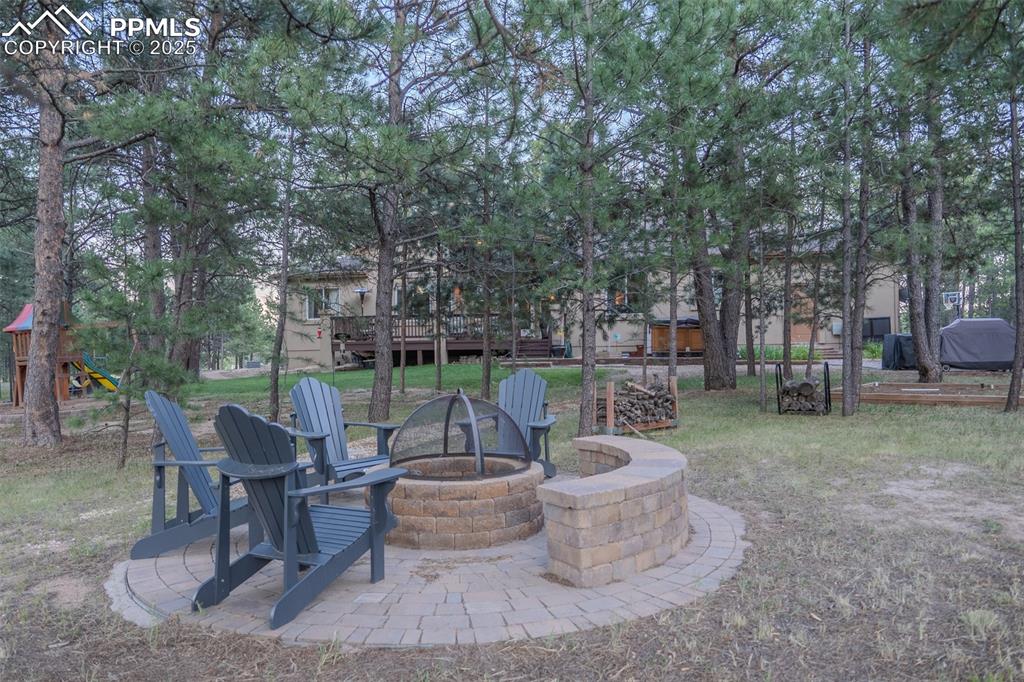 Image 47 of 50: Patio