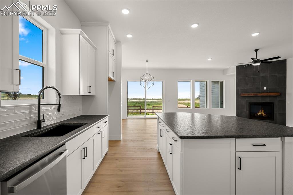 Image 11 of 43: Kitchen