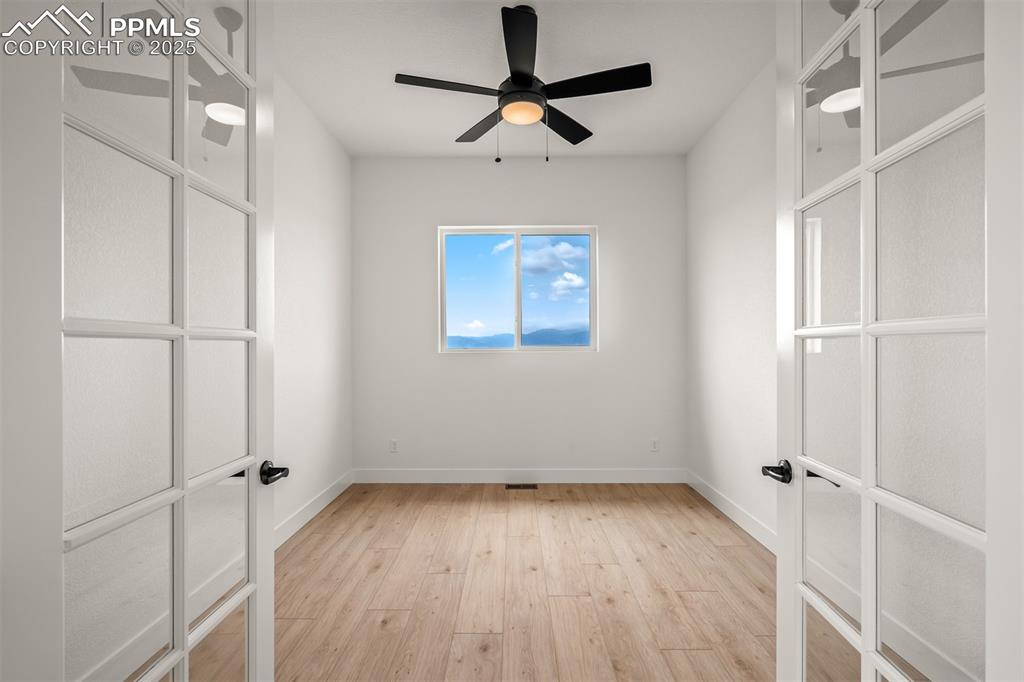 Image 15 of 43: Office