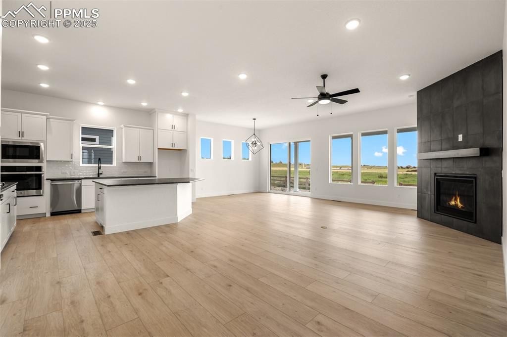 Image 2 of 43: Living Room