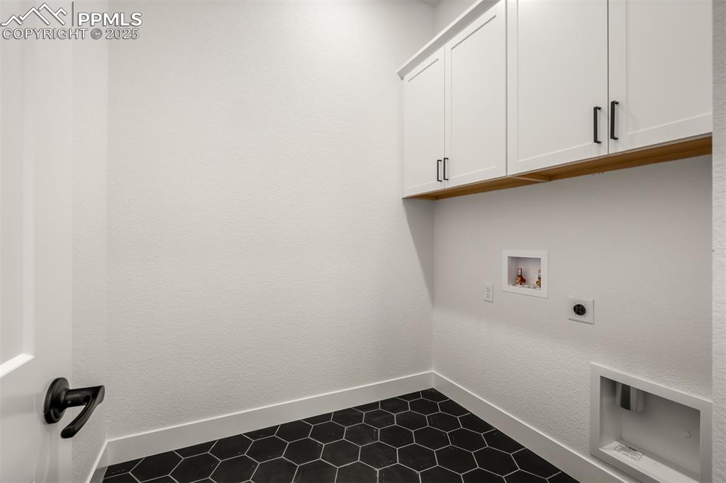 Image 28 of 43: Laundry