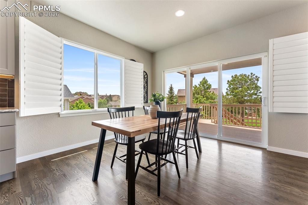 Image 10 of 46: Dining Area