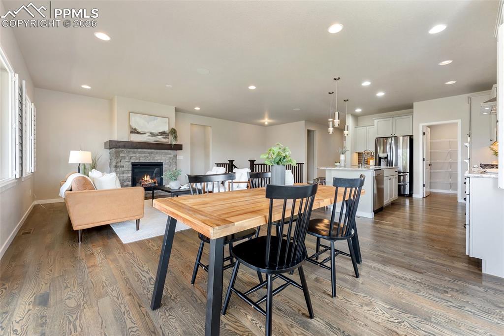 Image 11 of 46: Dining Area