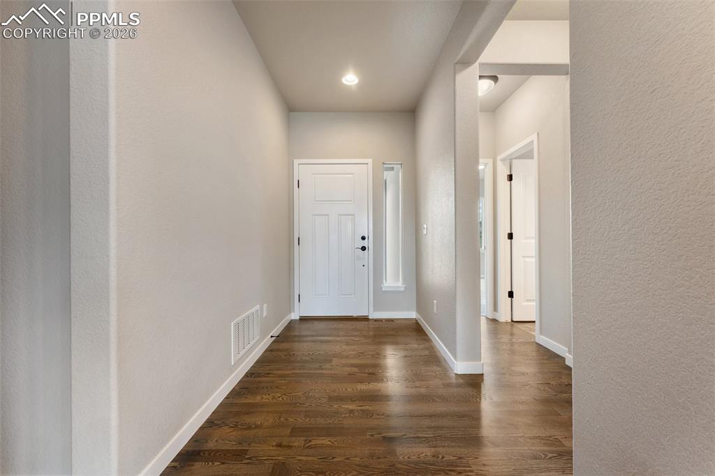 Image 16 of 46: Entry