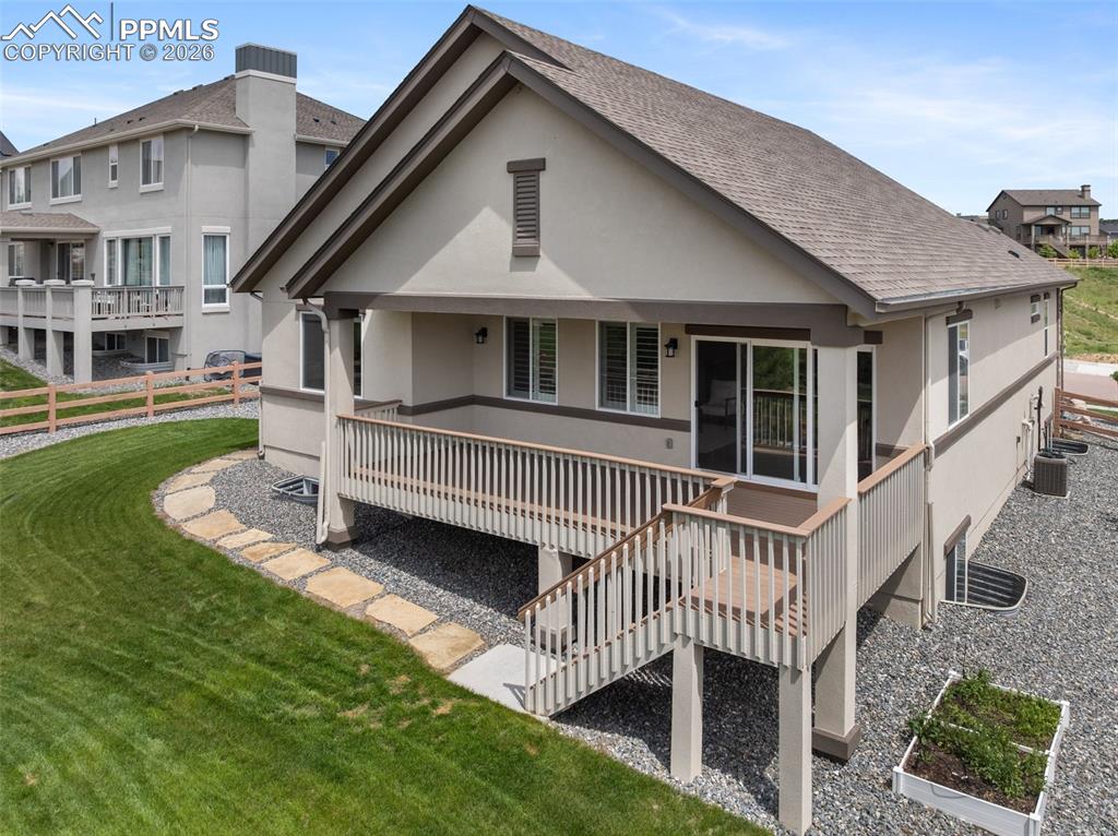 Image 43 of 46: Back of Structure