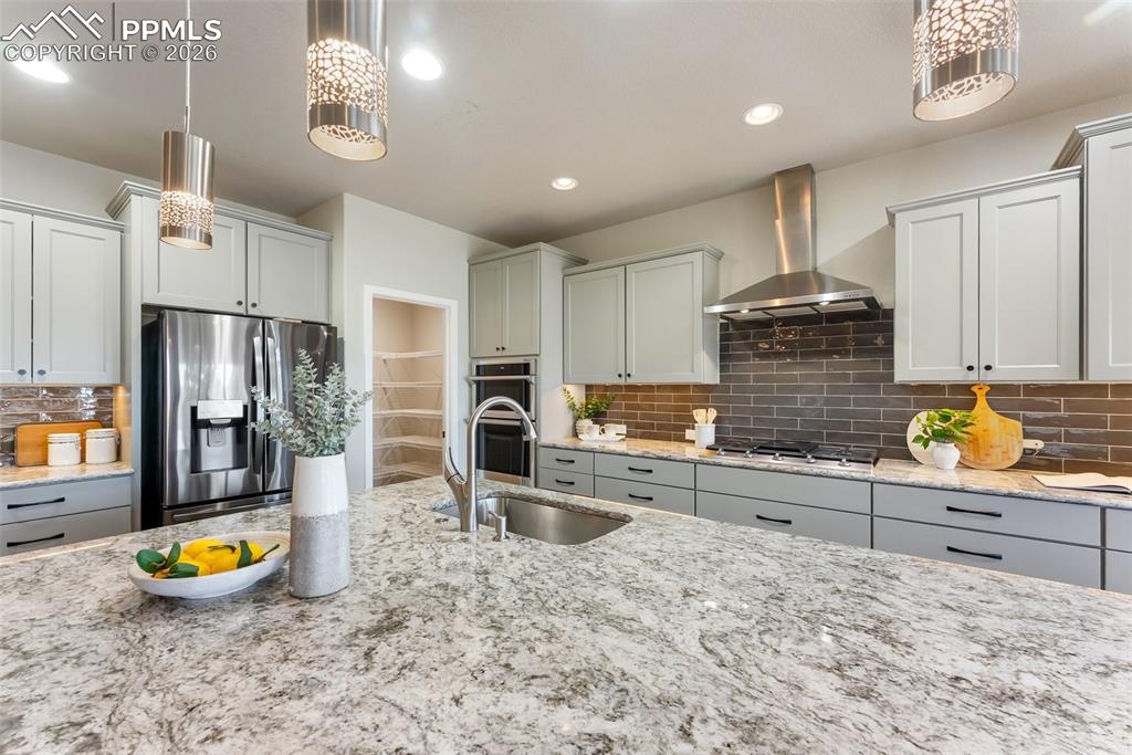 Image 5 of 46: Kitchen