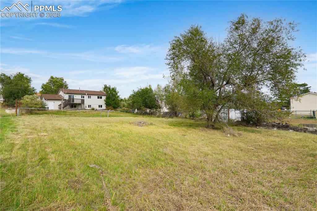 Image 24 of 34: View of yard