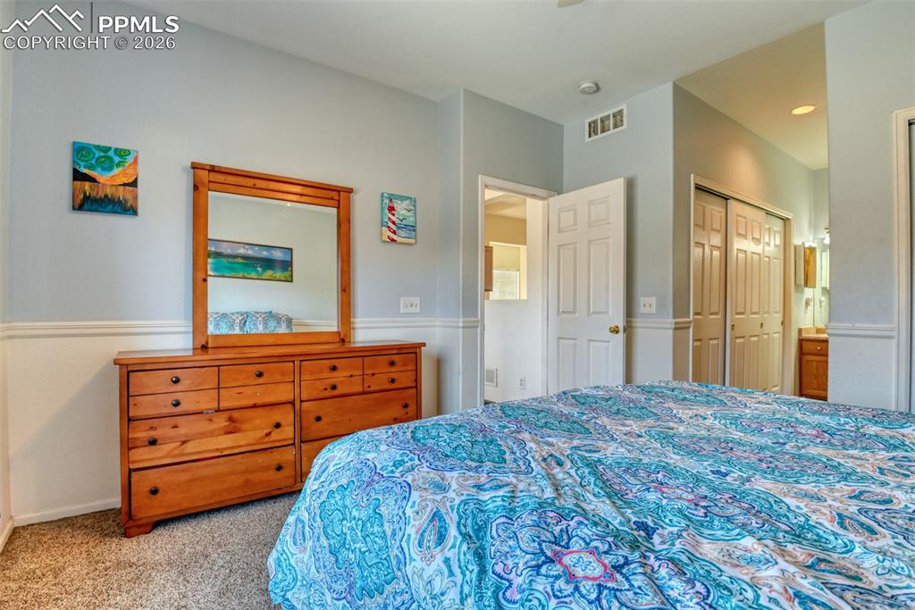 Image 15 of 33: Bedroom