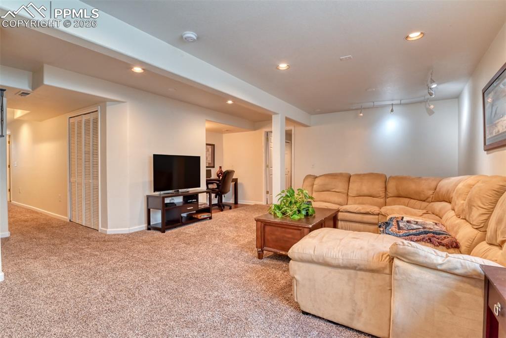 Image 23 of 33: Bonus Room