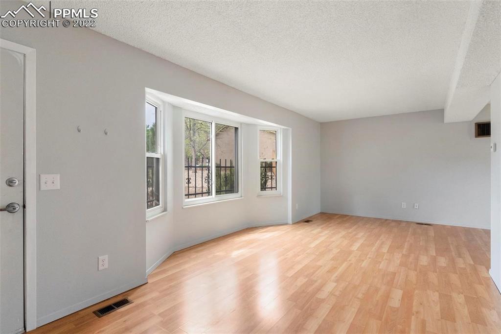 Listing 8889645, Image 4 of 28