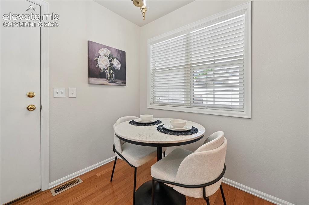 Image 11 of 48: Dining Area