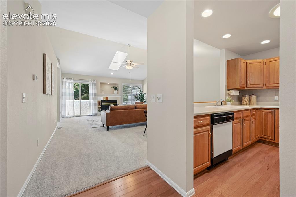 Image 7 of 48: Kitchen