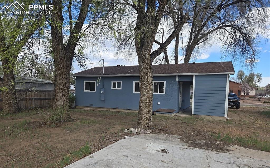 Image 4 of 12: Side of Structure