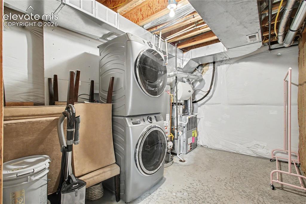 Image 22 of 26: Laundry