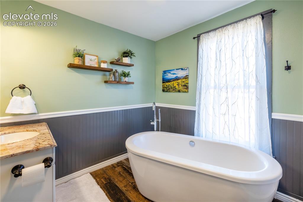 Image 6 of 24: Seller