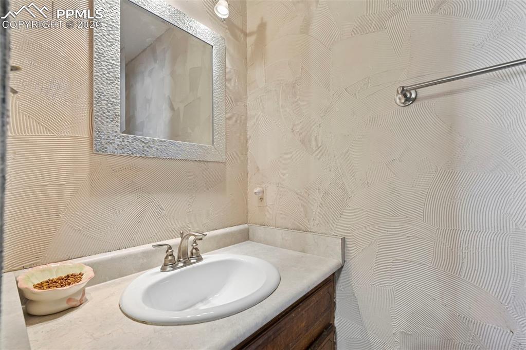 Image 22 of 31: Basement bathroom