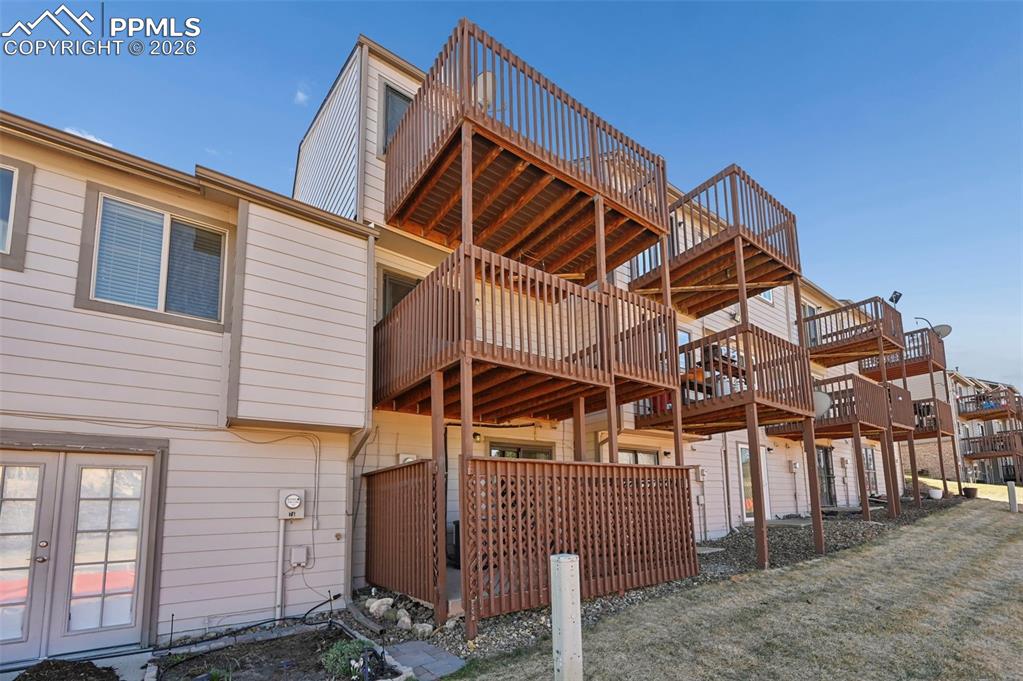 Image 30 of 31: Back of Structure