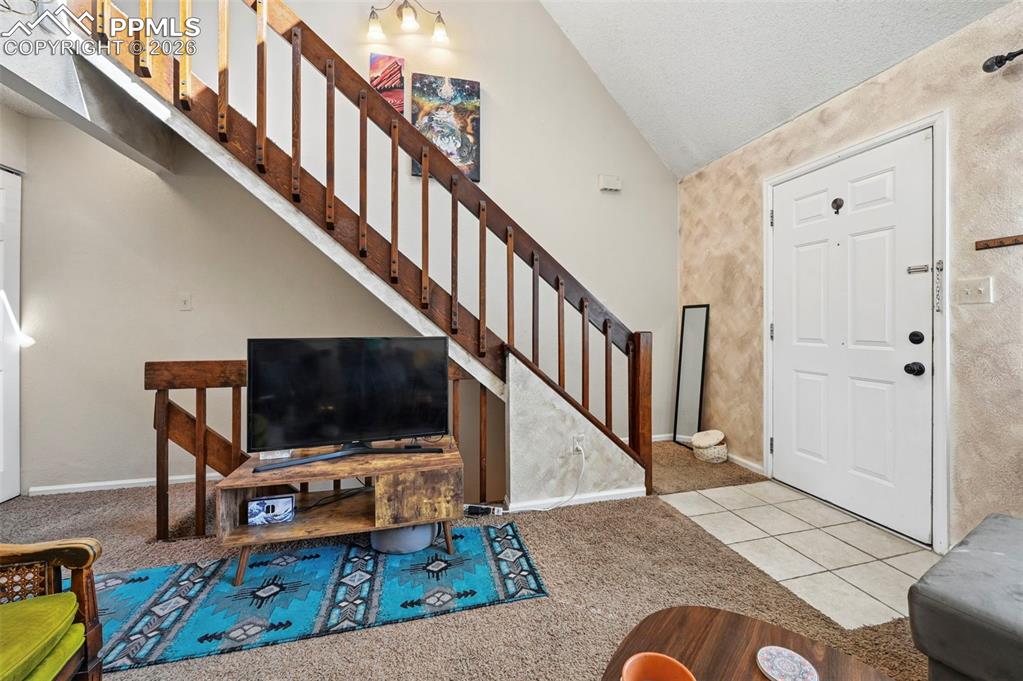 Image 6 of 31: Living Room