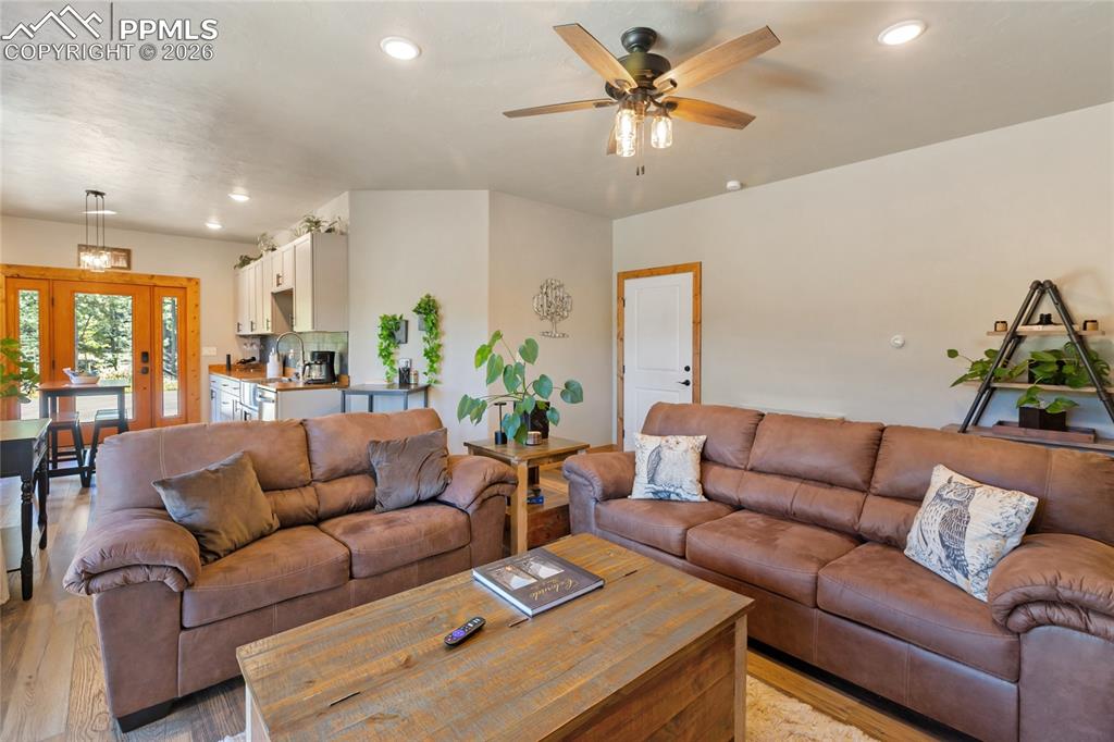 Image 22 of 31: Lots of room to relax and entertain.