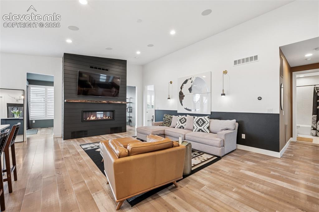 Image 16 of 49: Living Room