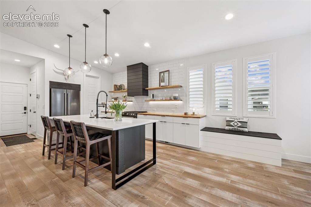 Image 18 of 49: Kitchen