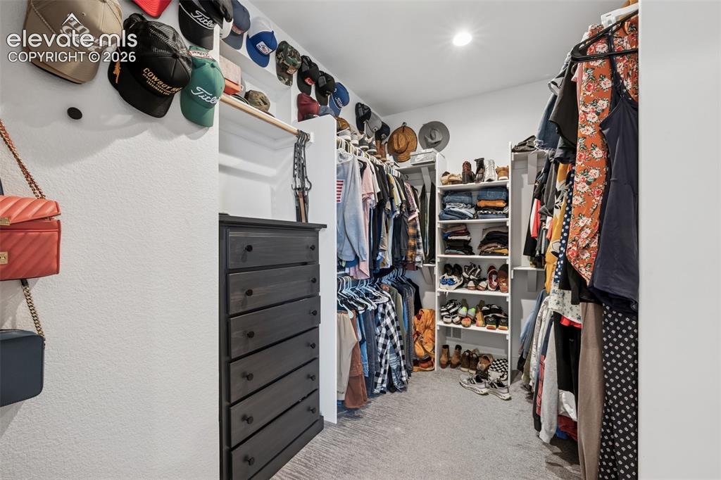Image 34 of 49: Walk-In Closets