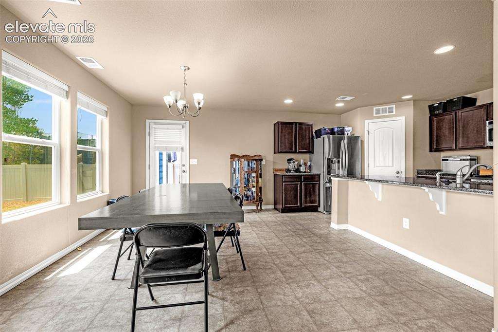 Image 11 of 47: Dining Area