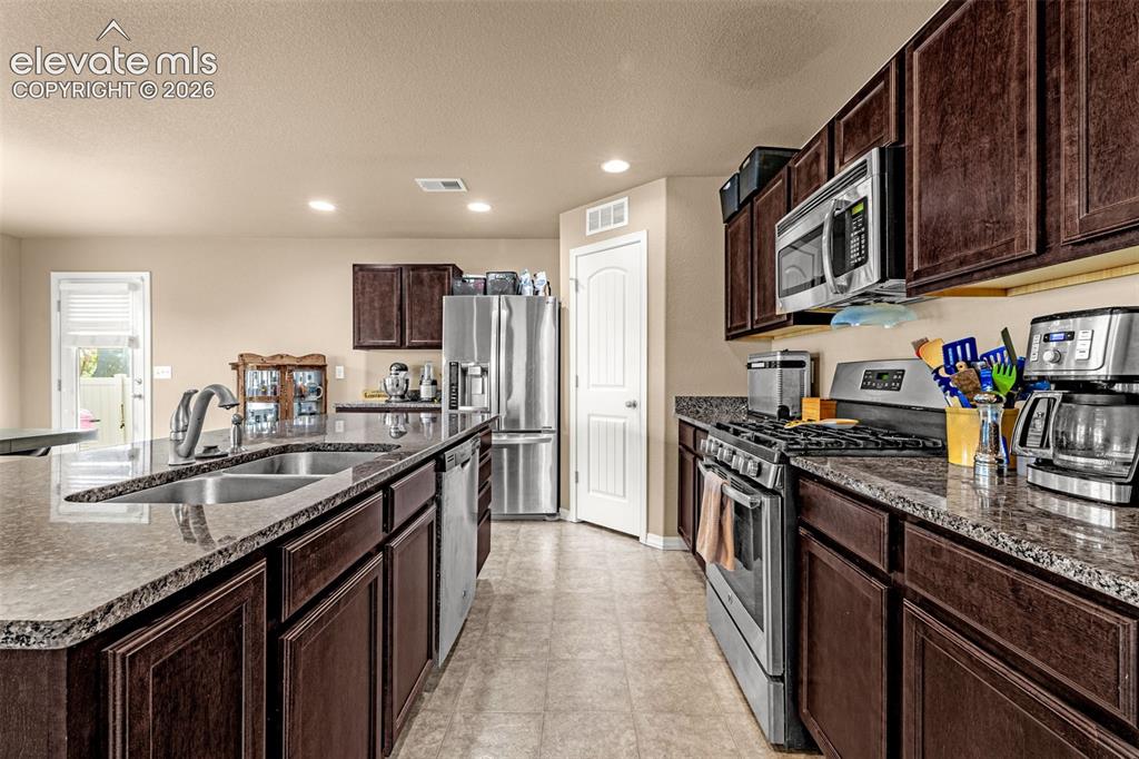 Image 13 of 47: Kitchen