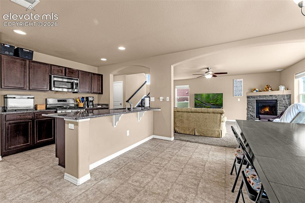 Image 14 of 47: Kitchen