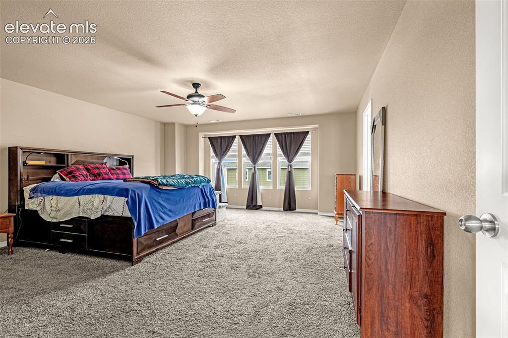 Image 19 of 47: Bedroom