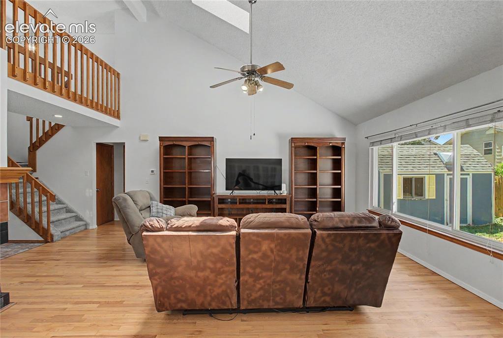 Image 5 of 36: Living Room
