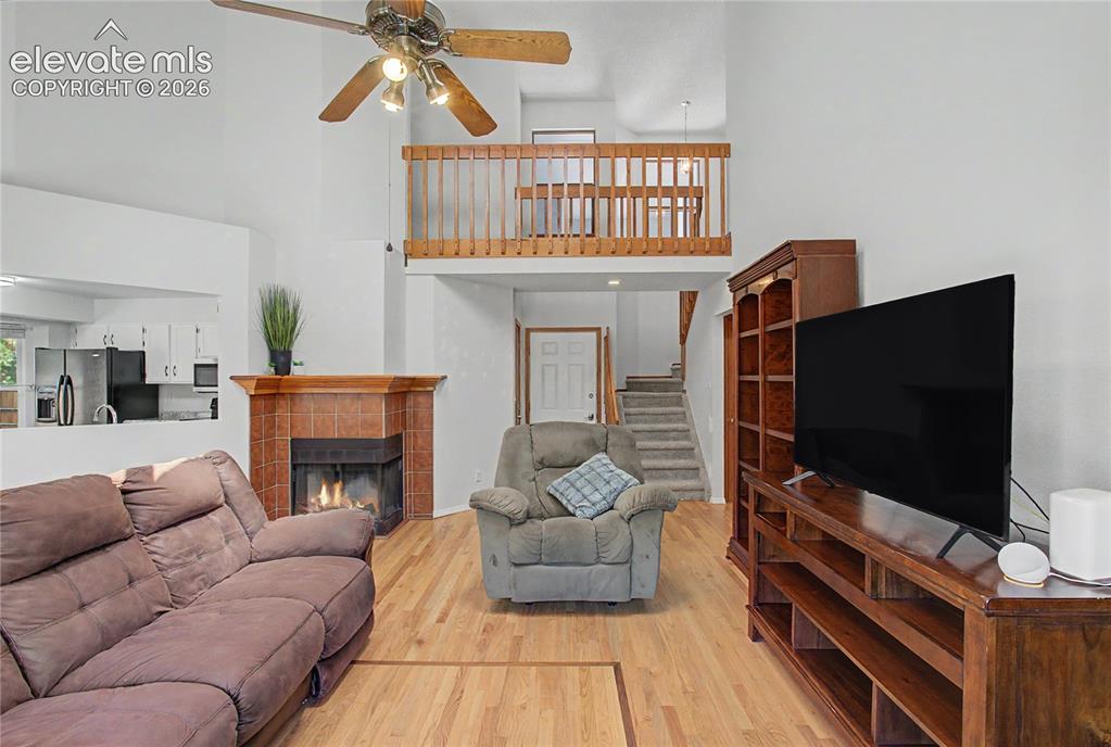 Image 6 of 36: Living Room