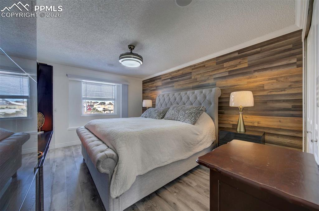 Image 29 of 48: Bedroom