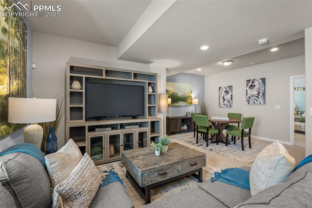 Image 18 of 24: Living Room