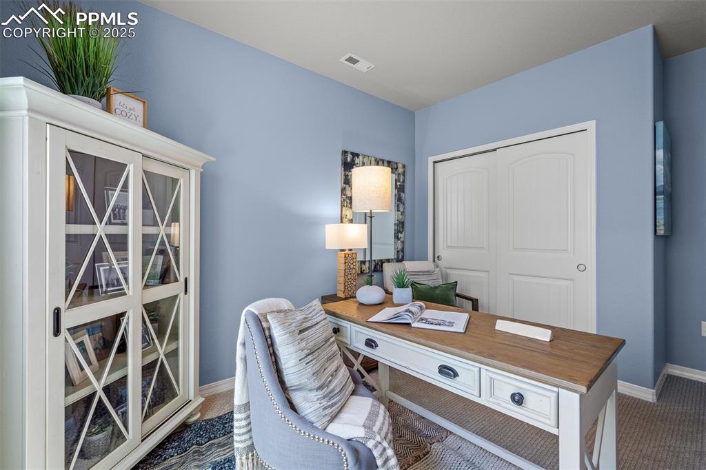 Image 20 of 24: Office