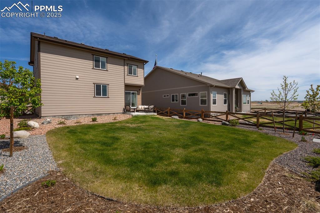 Image 24 of 24: Back of Structure