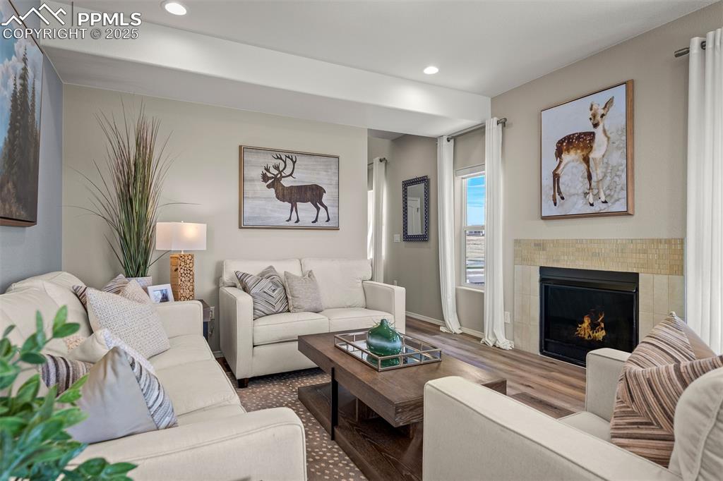 Image 7 of 24: Living Room