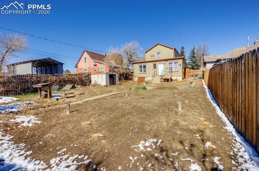 Image 22 of 23: Back of Structure