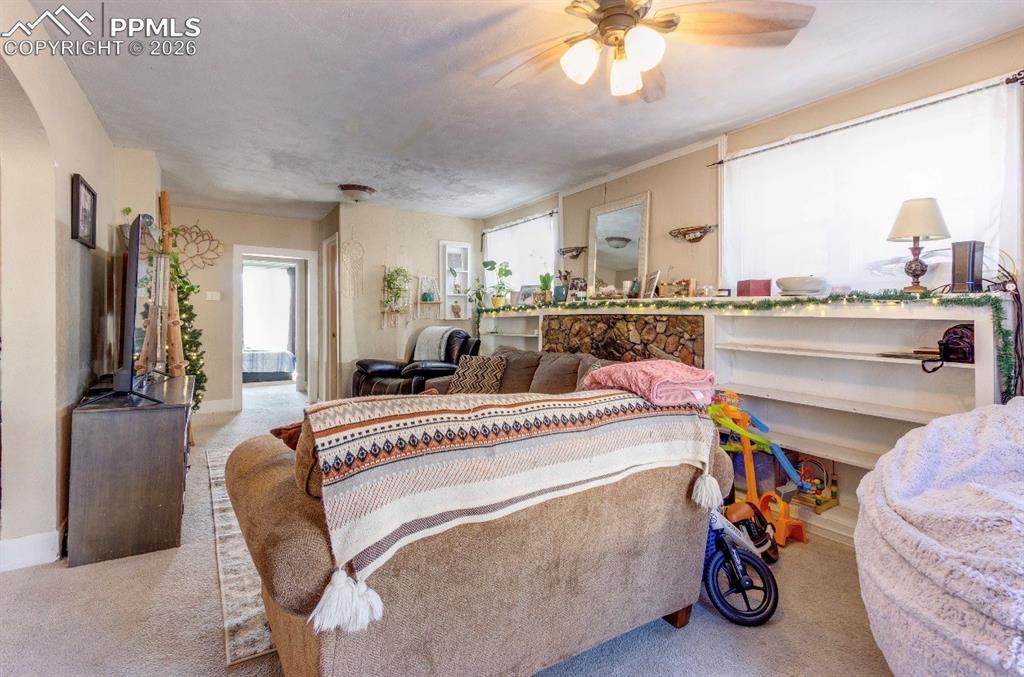 Image 5 of 23: Bedroom