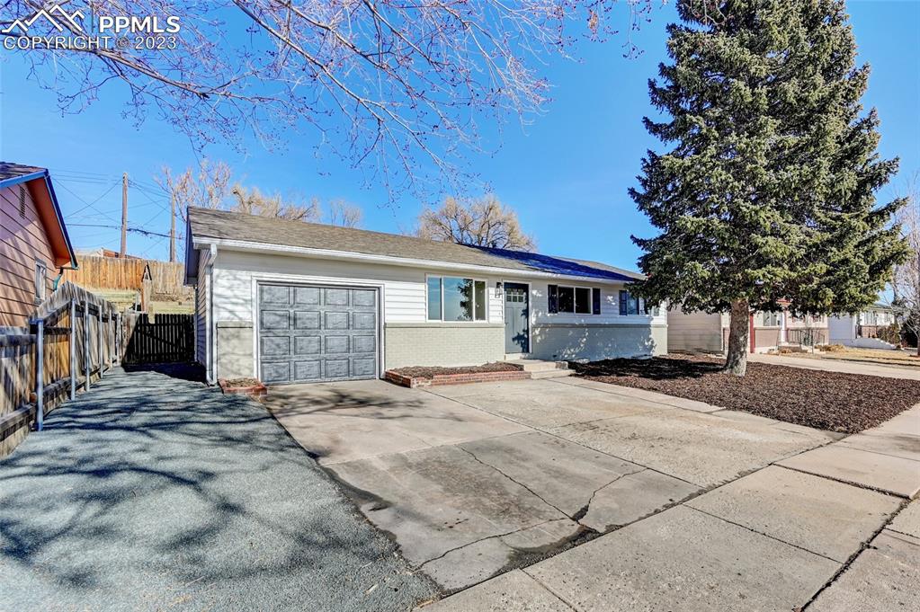 Listing 8898907, Image 2 of 38