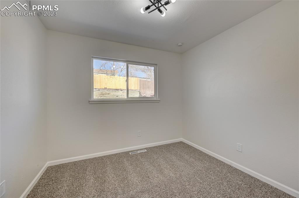 Listing 8898907, Image 20 of 38