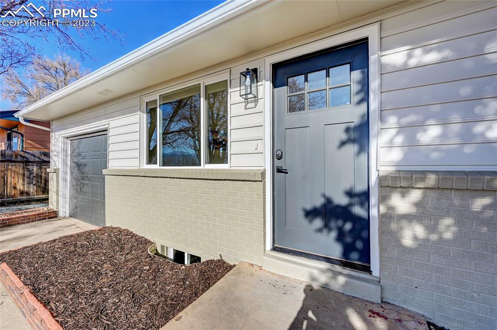 Listing 8898907, Image 3 of 38