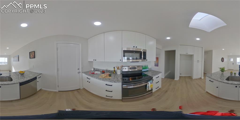 Listing 8898907, Image 32 of 38