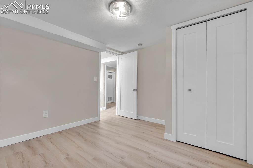 Image 10 of 33: Bedroom