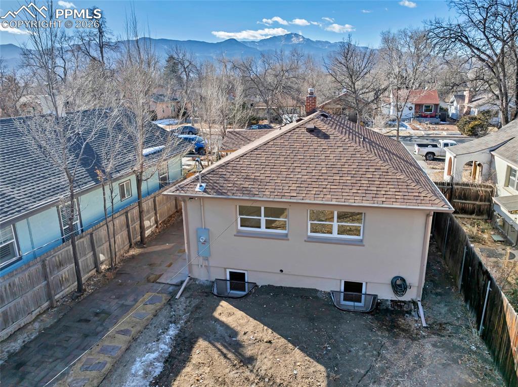 Image 24 of 33: Back of Structure