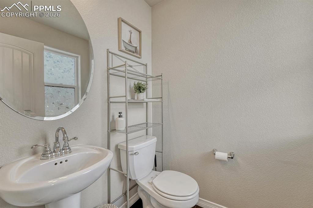 Image 14 of 31: Bathroom