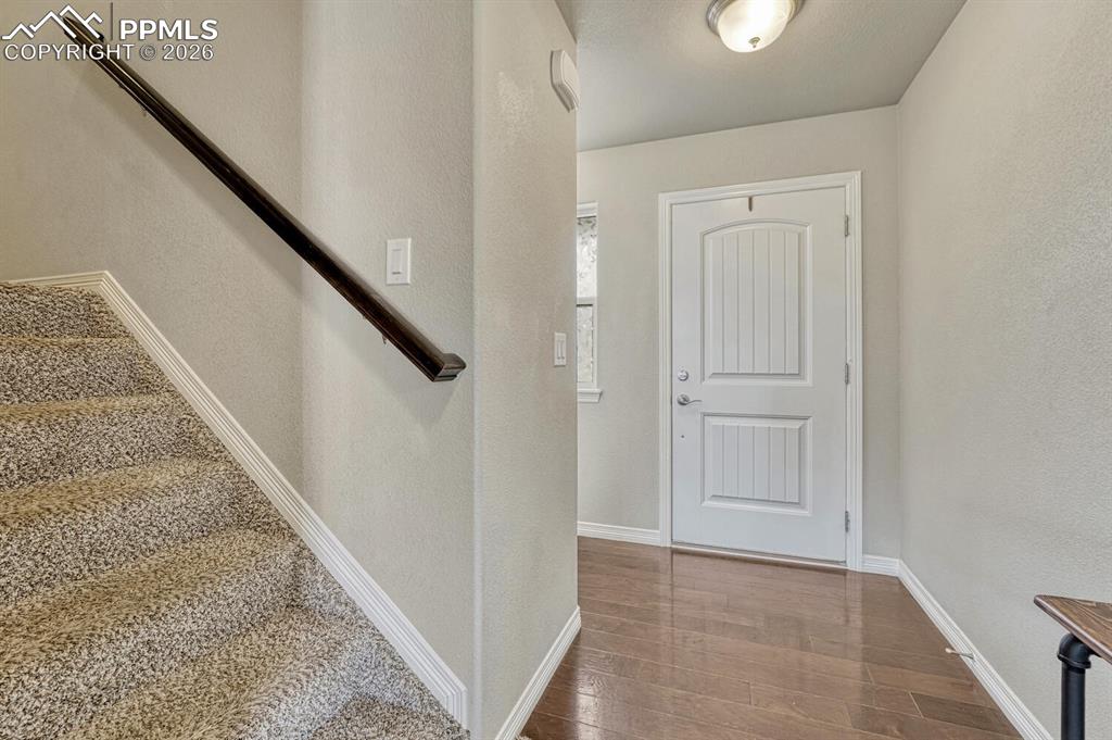 Image 16 of 31: Entry