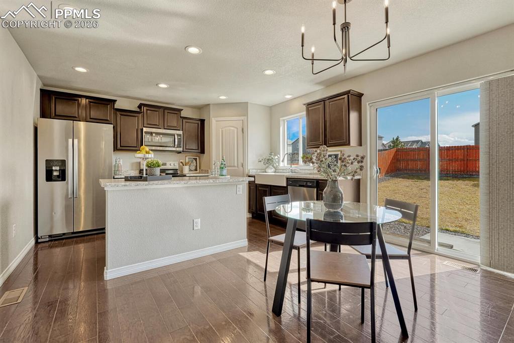 Image 5 of 31: Kitchen