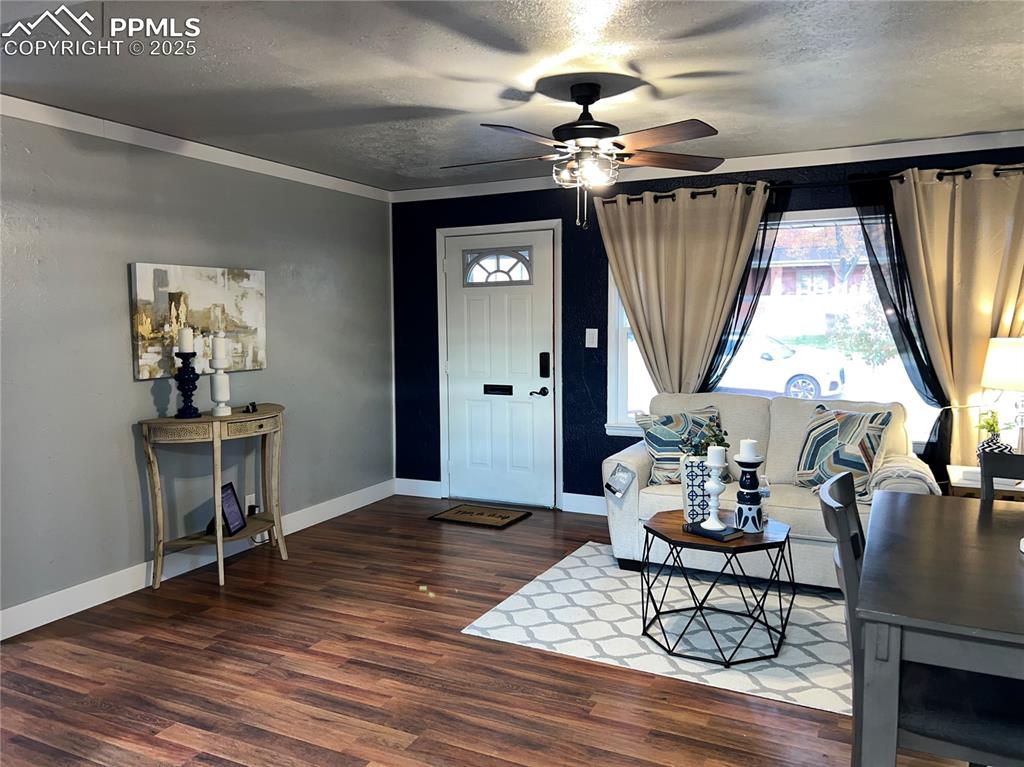 Image 12 of 43: Entry