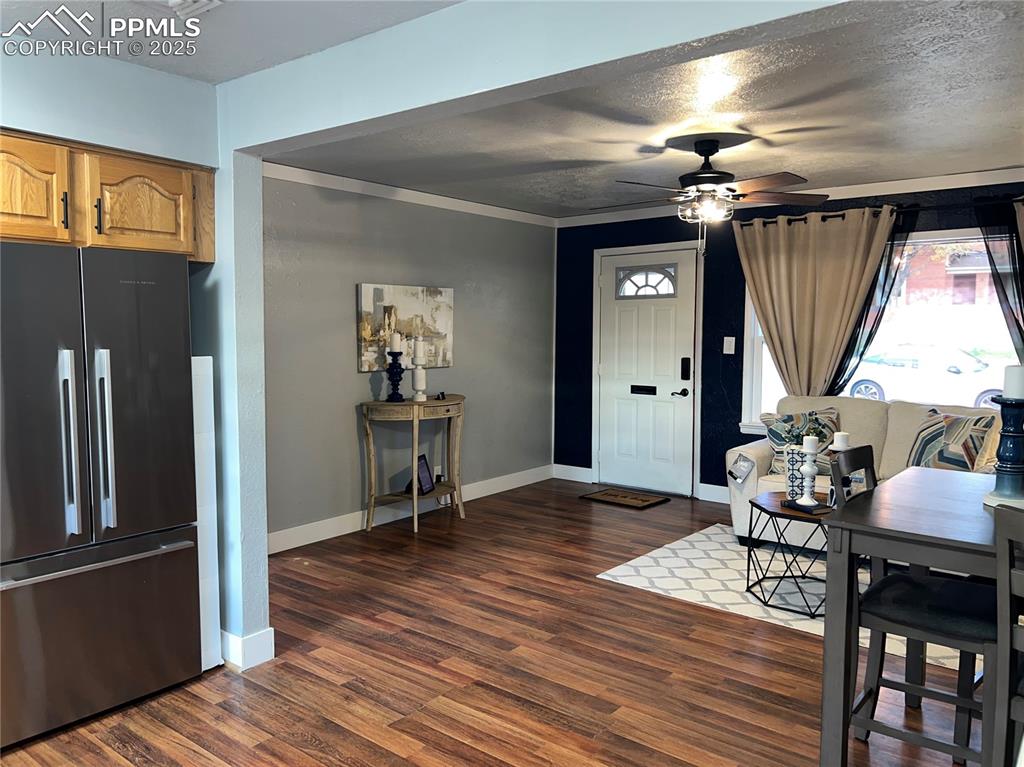 Image 15 of 43: Entry